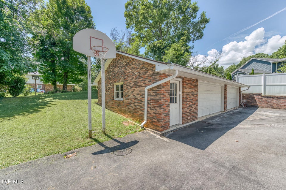 Photo #40: 1821 Woodhaven Drive
