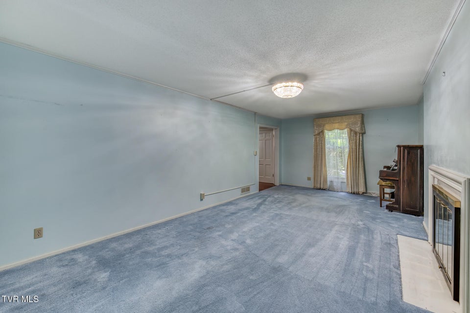 Photo #9: 1821 Woodhaven Drive
