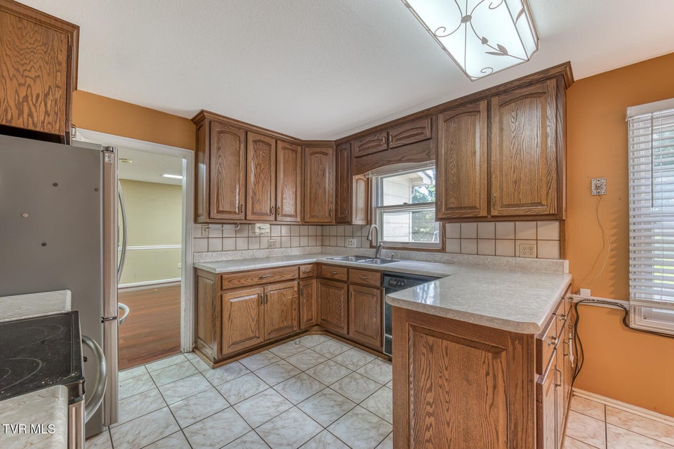 Photo #17: 1821 Woodhaven Drive