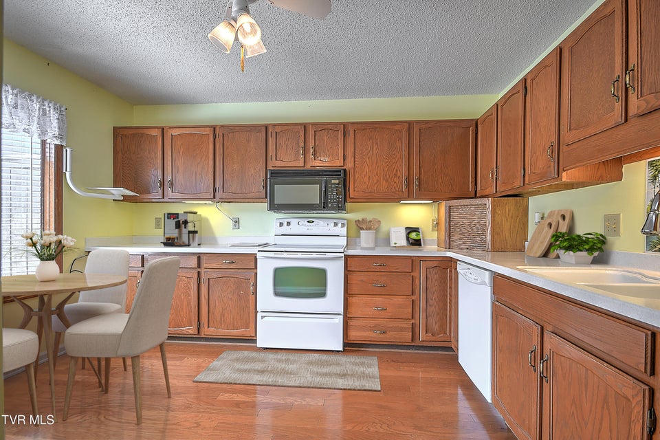 Photo #3: 465 Manor Drive