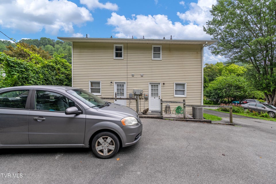 Photo #38: 1655 Island Rd.