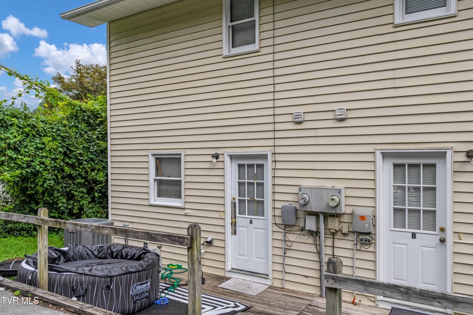 Photo #40: 1655 Island Rd.