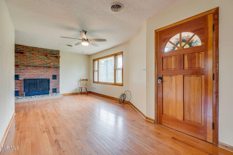 Photo #8: 125 Millwood Road
