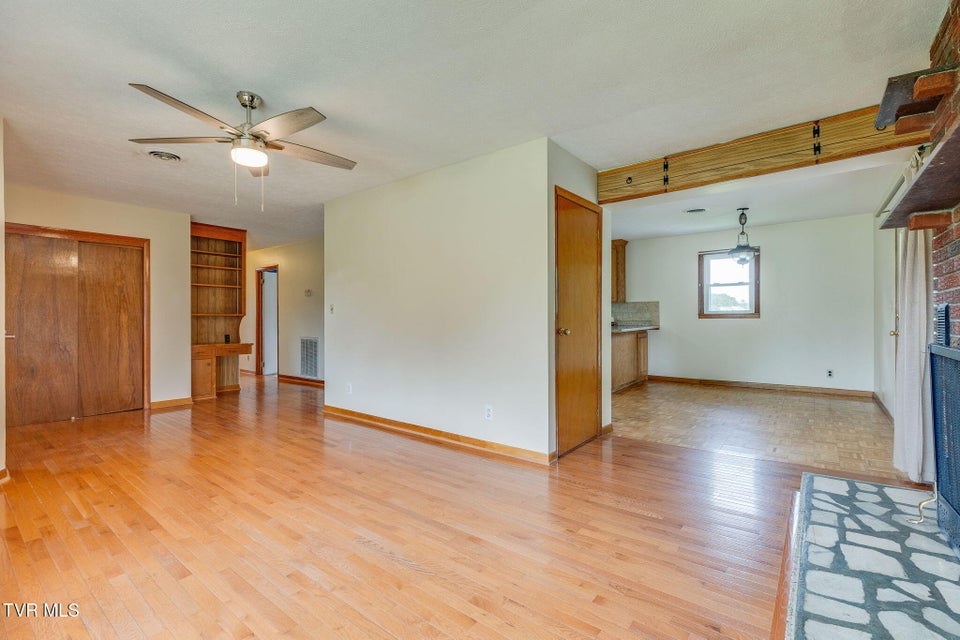 Photo #9: 125 Millwood Road