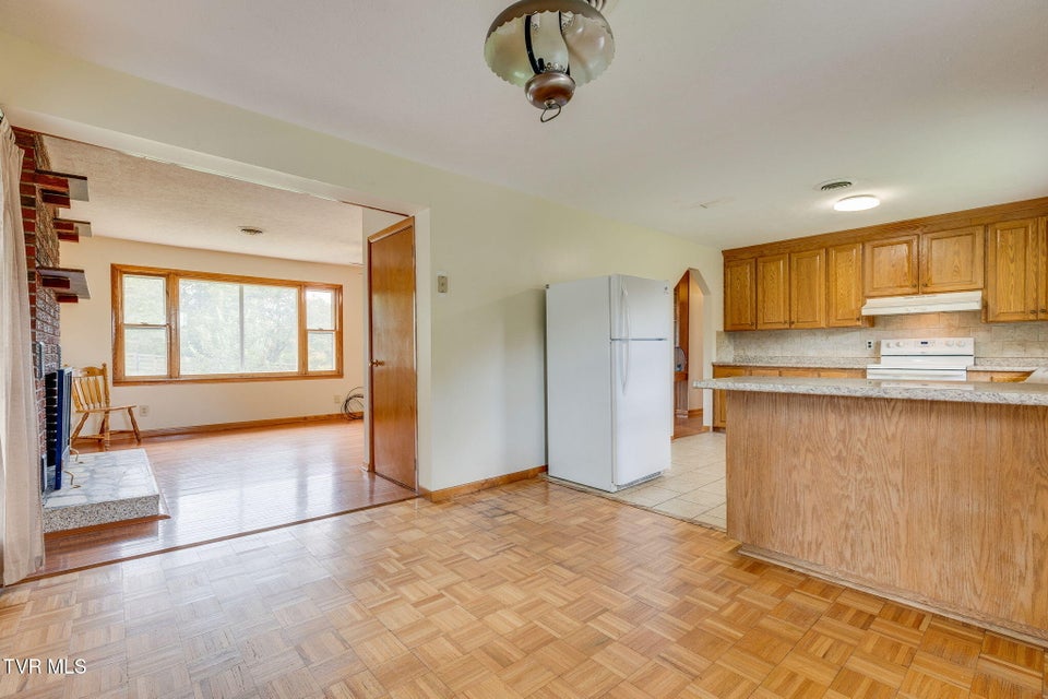 Photo #11: 125 Millwood Road