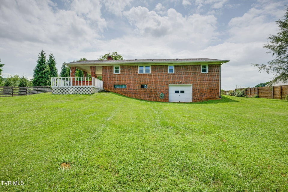 Photo #5: 125 Millwood Road