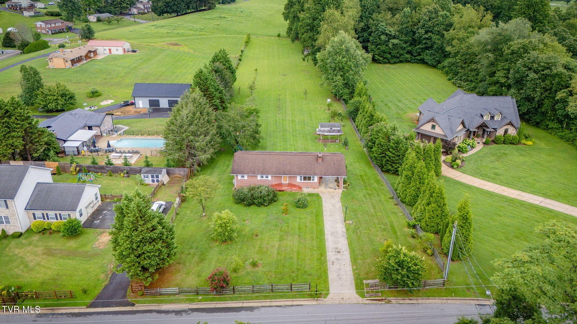 Photo #26: 125 Millwood Road