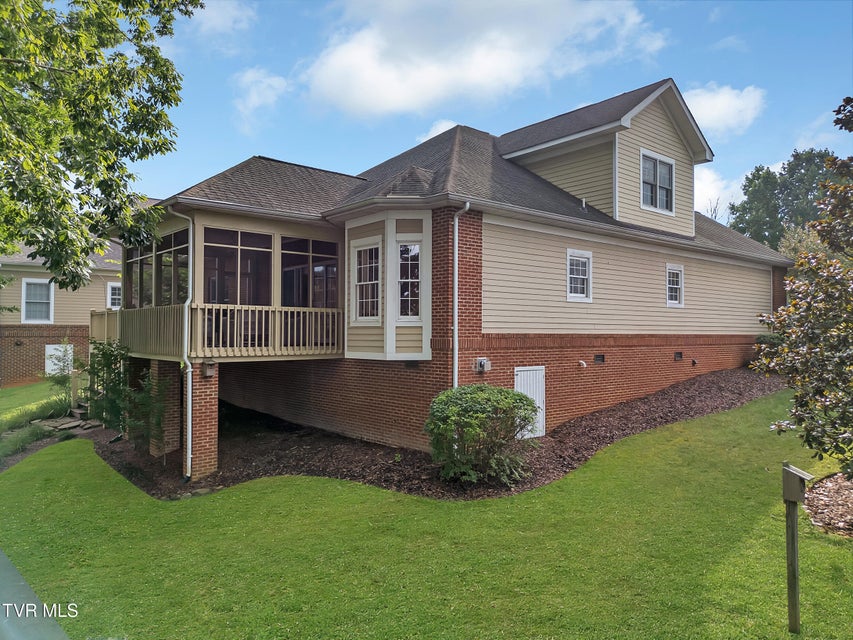 Photo #2: 1919 Waters Edge Drive