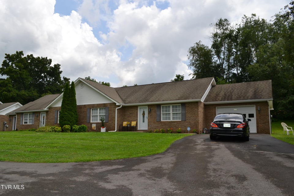 Photo #4: 623 Wyndale Rd