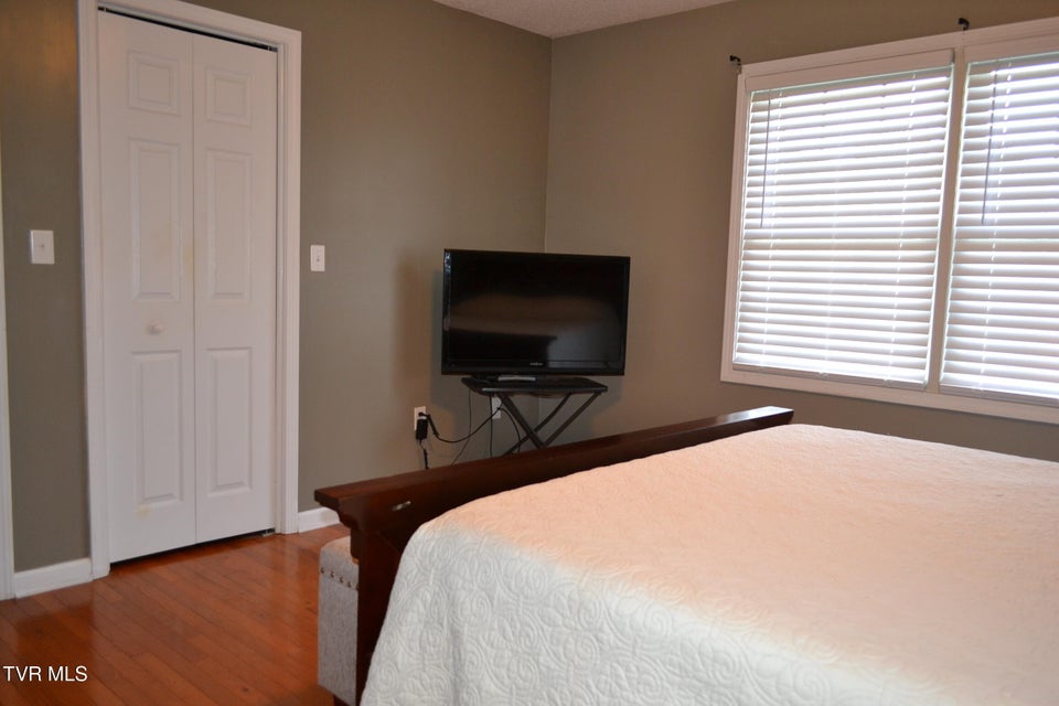 Photo #22: 623 Wyndale Rd