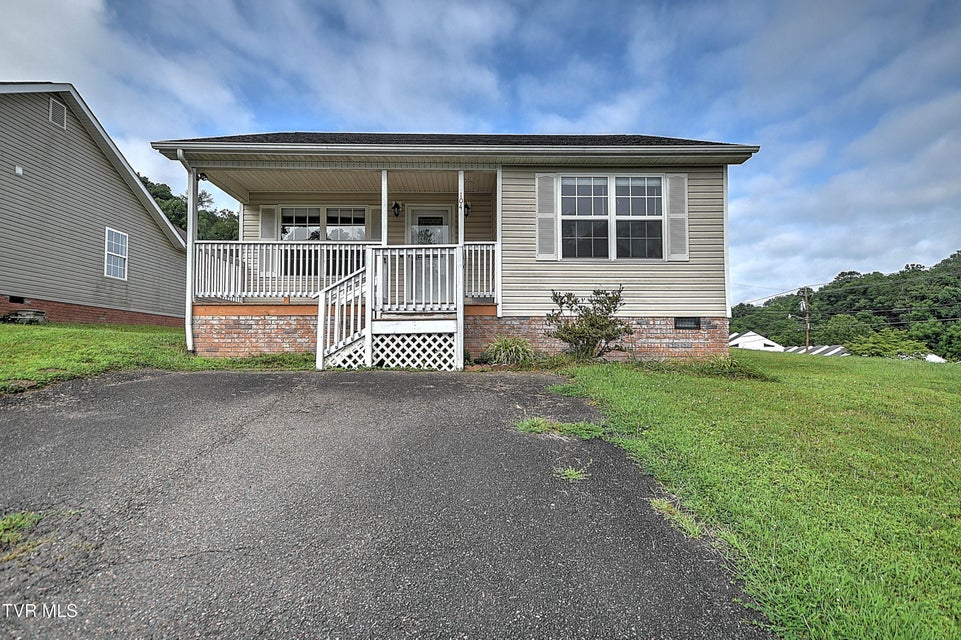Photo #2: 104 Saint James Place