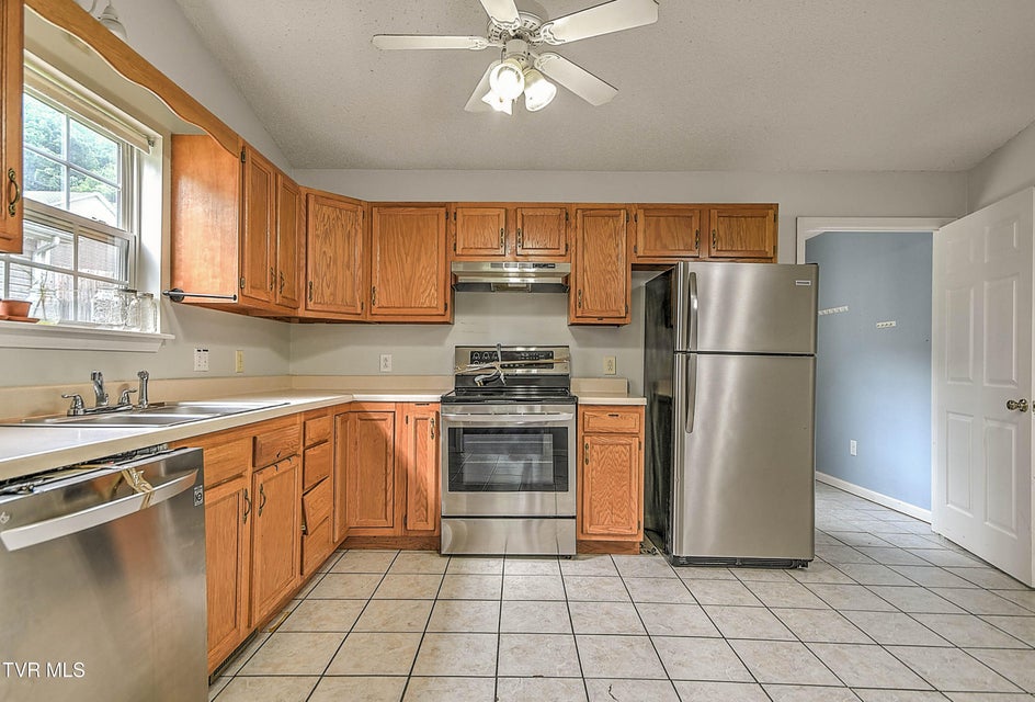 Photo #11: 104 Saint James Place