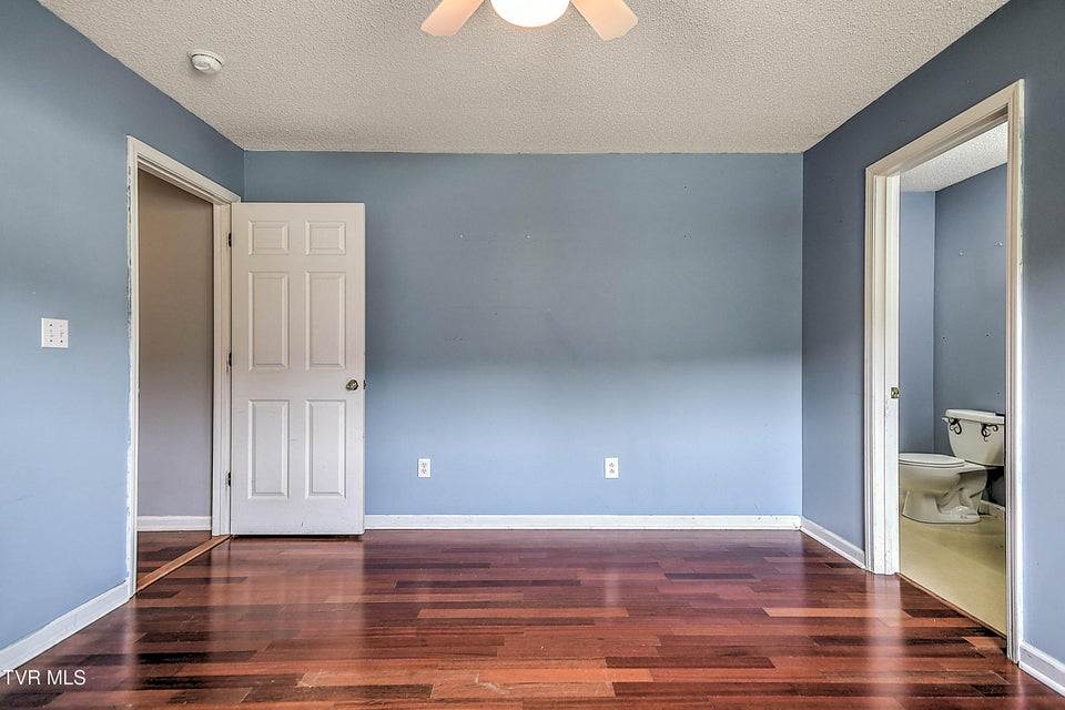 Photo #25: 104 Saint James Place