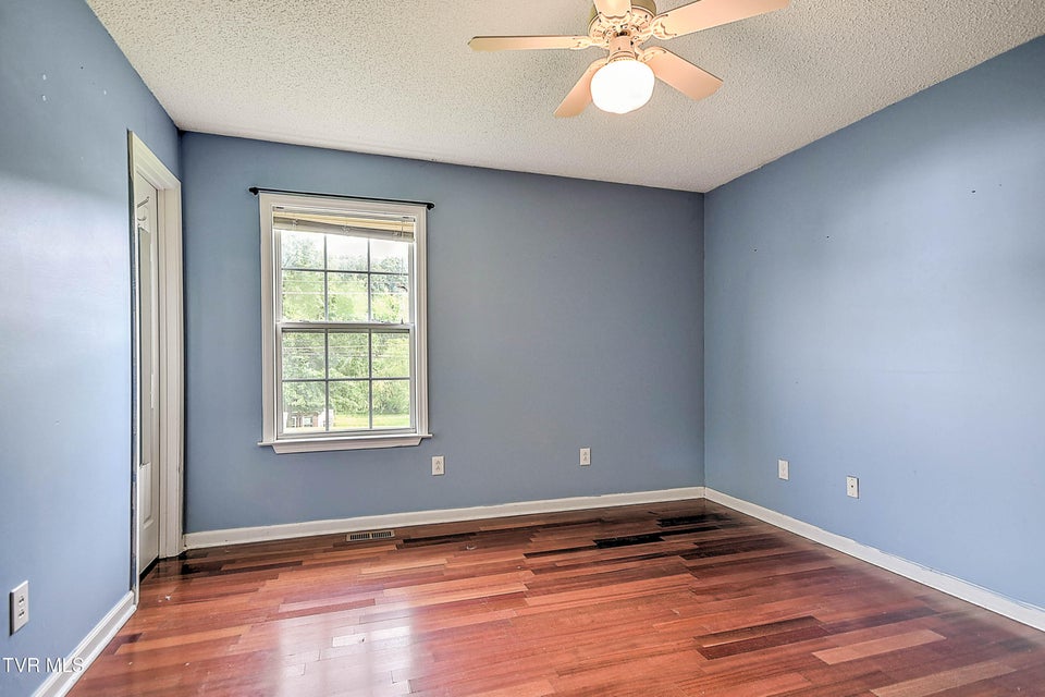 Photo #27: 104 Saint James Place