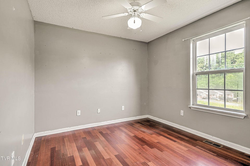 Photo #30: 104 Saint James Place