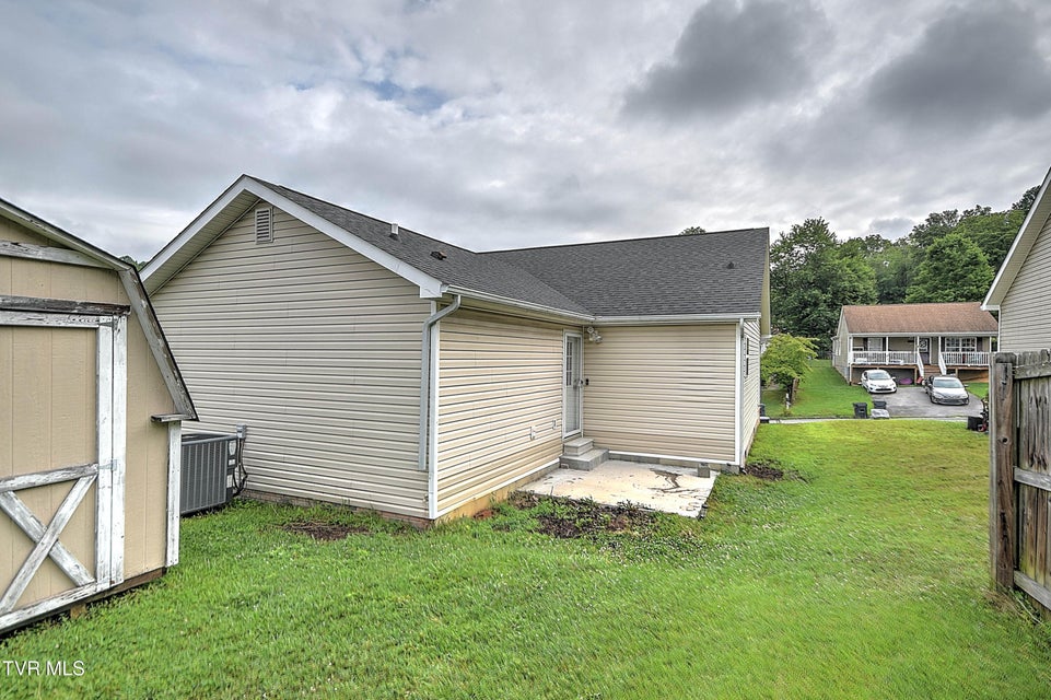 Photo #31: 104 Saint James Place