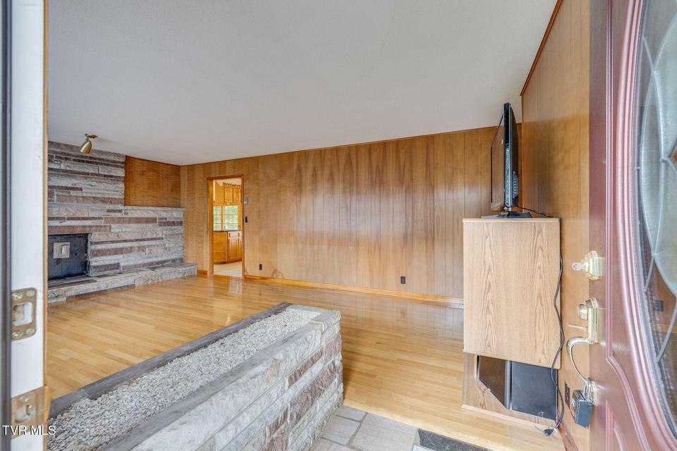 Photo #5: 1117 Delrose Drive