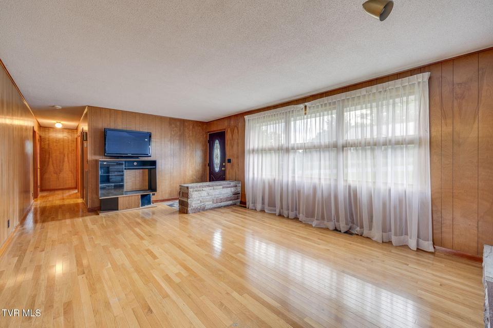 Photo #7: 1117 Delrose Drive