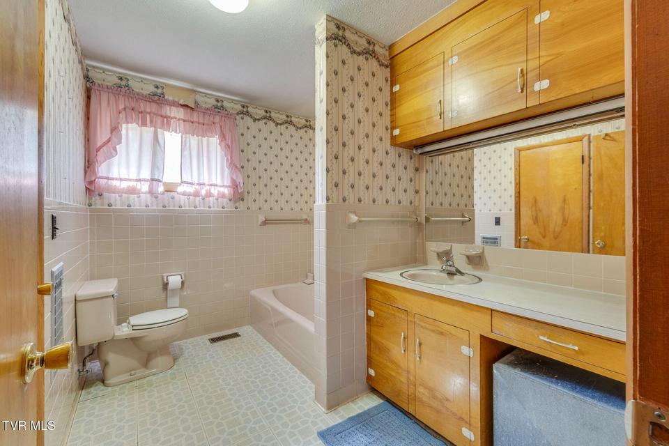 Photo #22: 1117 Delrose Drive