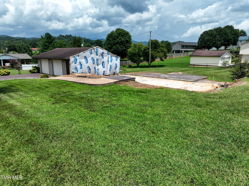 Photo #4: 304 Kinkead Street