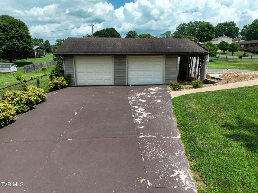 Photo #7: 304 Kinkead Street
