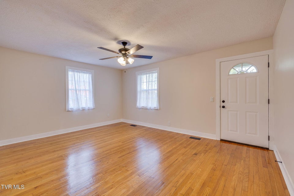 Photo #7: 1813 Madison Street