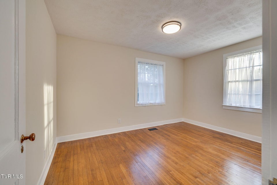 Photo #12: 1813 Madison Street