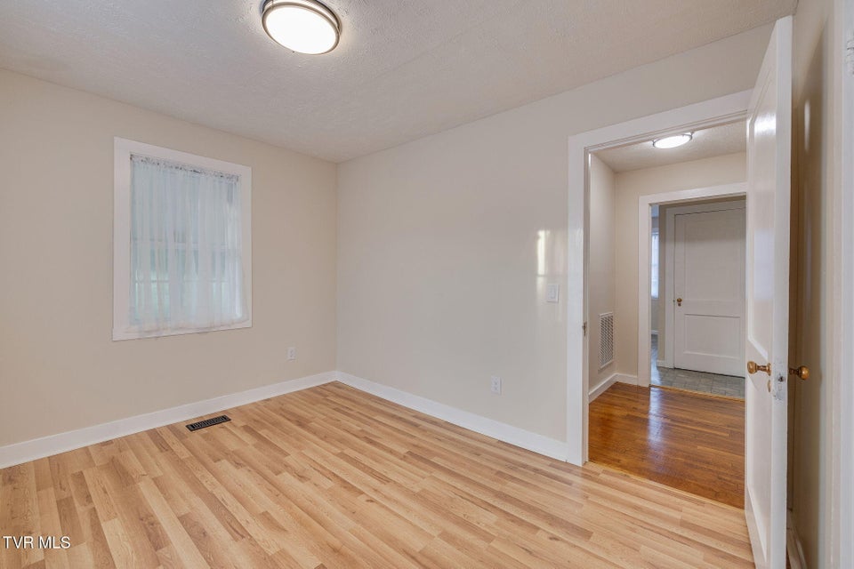 Photo #17: 1813 Madison Street