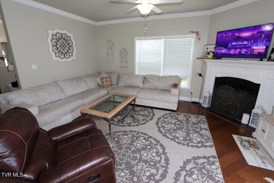 Photo #8: 17977 Overlook Dr Drive