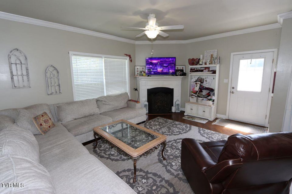 Photo #9: 17977 Overlook Dr Drive