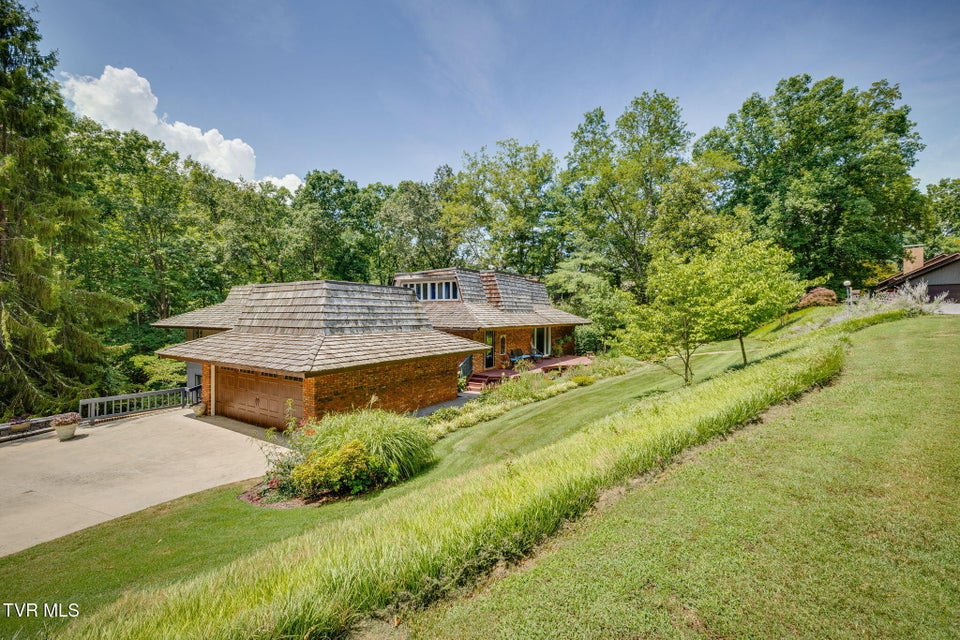 Photo #3: 708 Thornwood Place