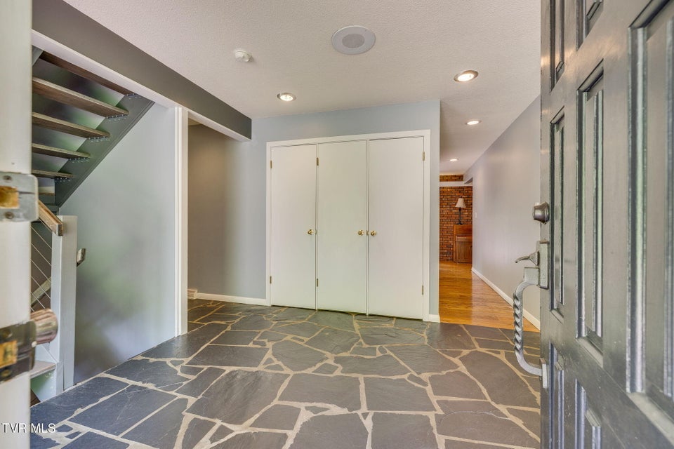 Photo #6: 708 Thornwood Place