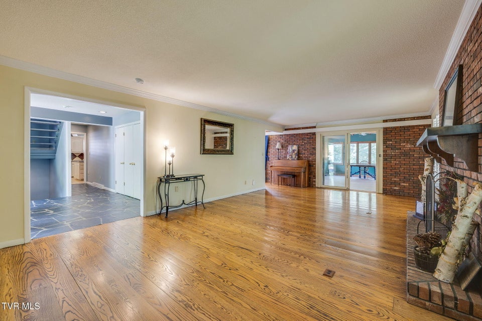 Photo #8: 708 Thornwood Place