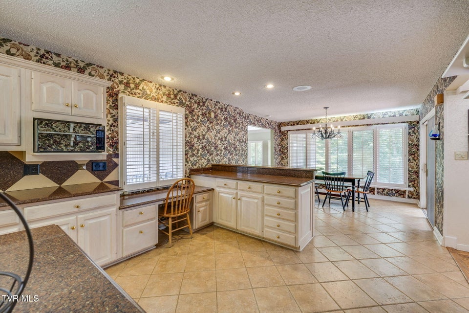 Photo #16: 708 Thornwood Place