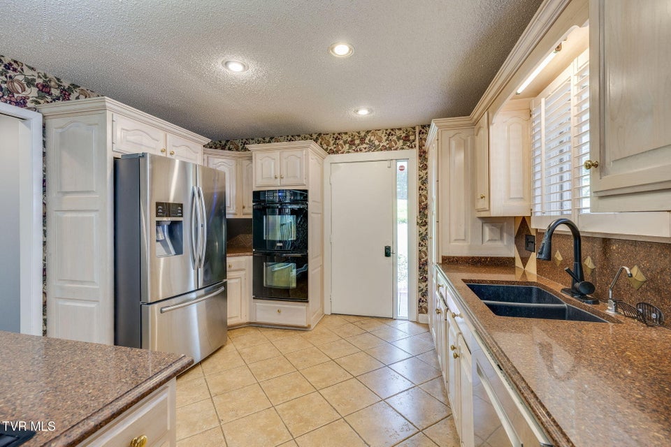 Photo #18: 708 Thornwood Place