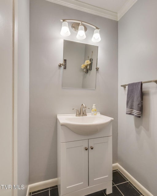 Photo #25: 708 Thornwood Place