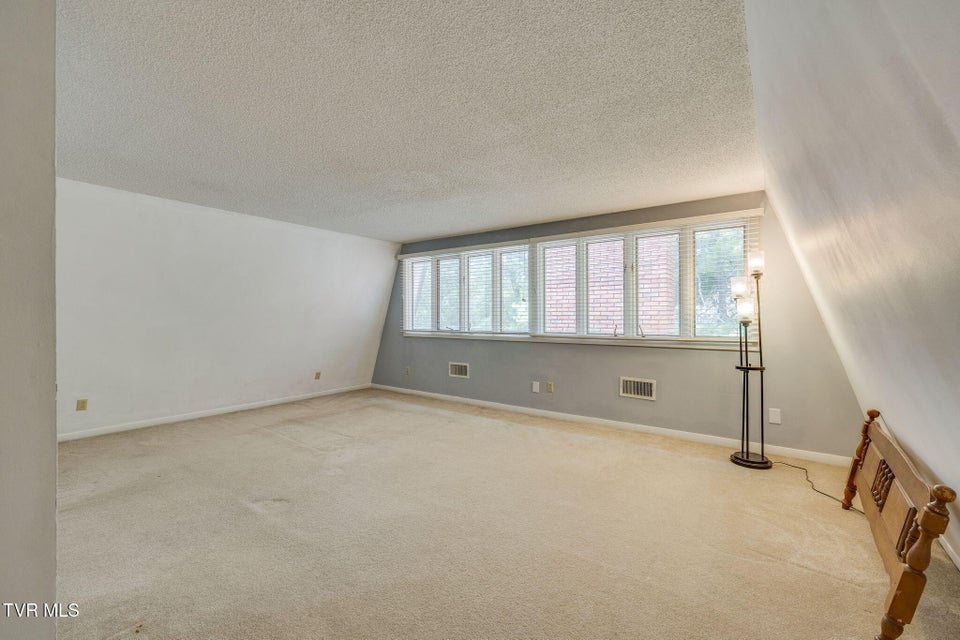 Photo #26: 708 Thornwood Place