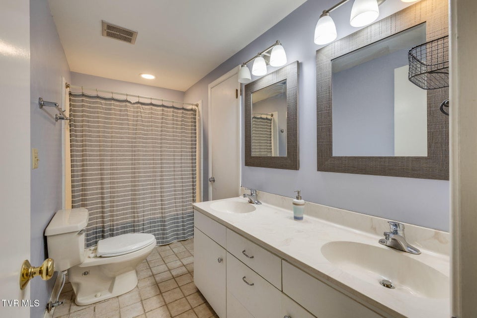 Photo #29: 708 Thornwood Place