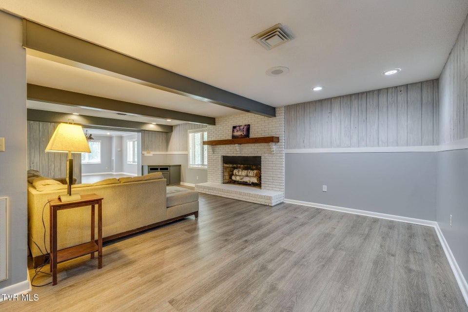 Photo #32: 708 Thornwood Place