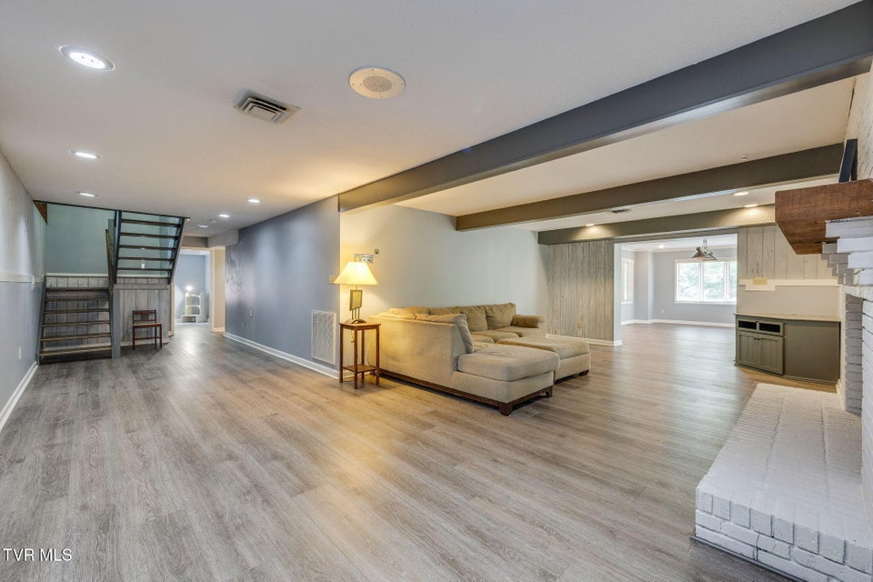 Photo #33: 708 Thornwood Place