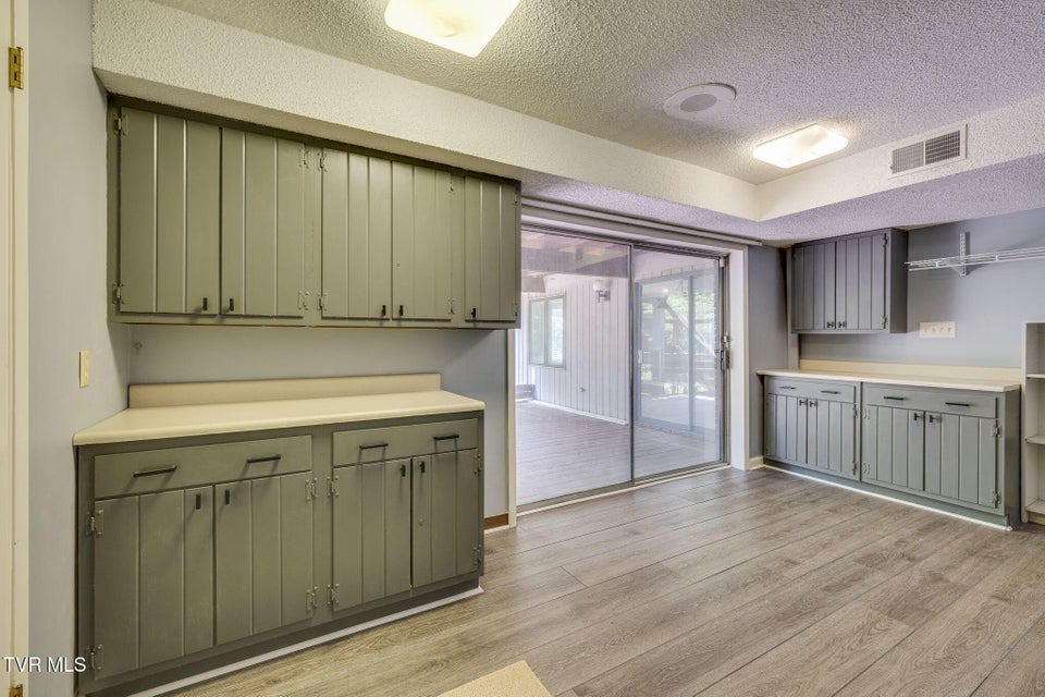 Photo #41: 708 Thornwood Place