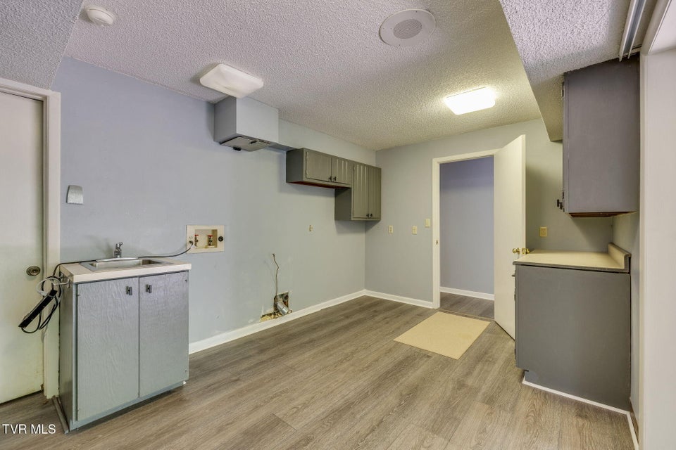 Photo #42: 708 Thornwood Place