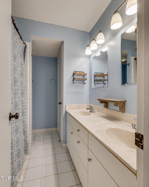Photo #50: 708 Thornwood Place