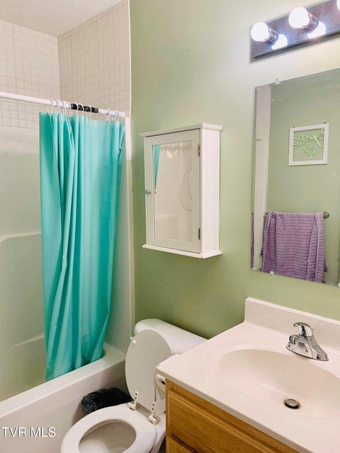 Photo #12: 563 Beaverview Drive