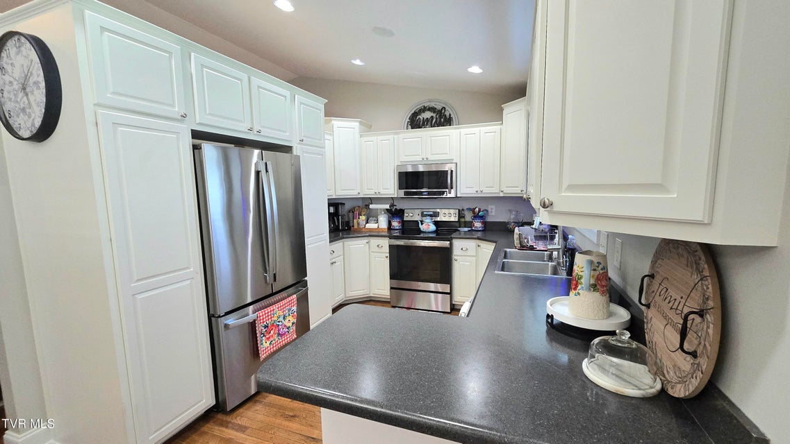 Photo #9: 9 Lynn Terrace Court