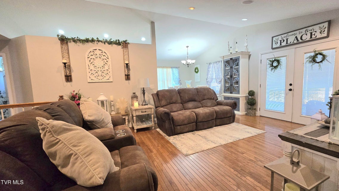 Photo #5: 9 Lynn Terrace Court