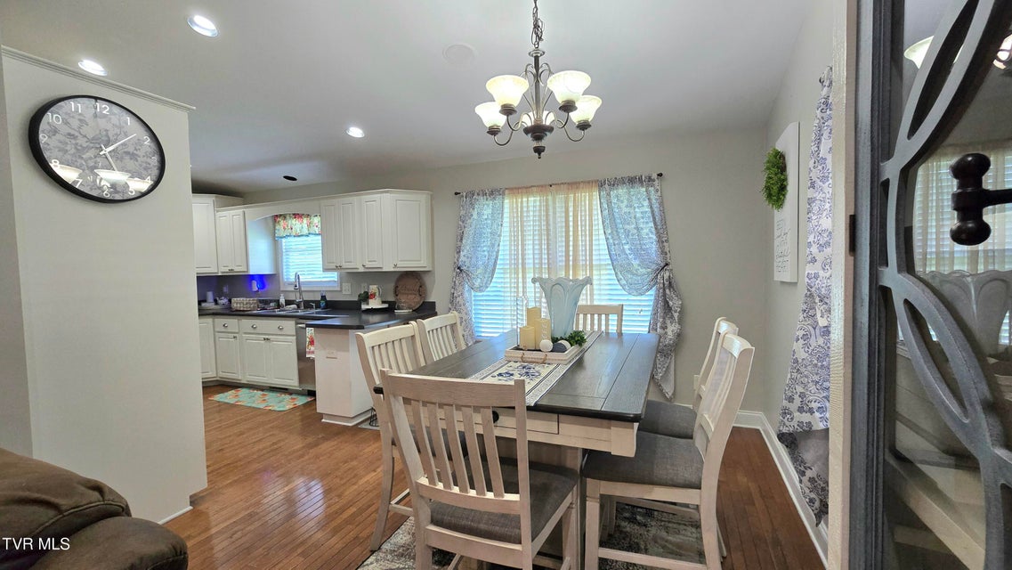 Photo #7: 9 Lynn Terrace Court