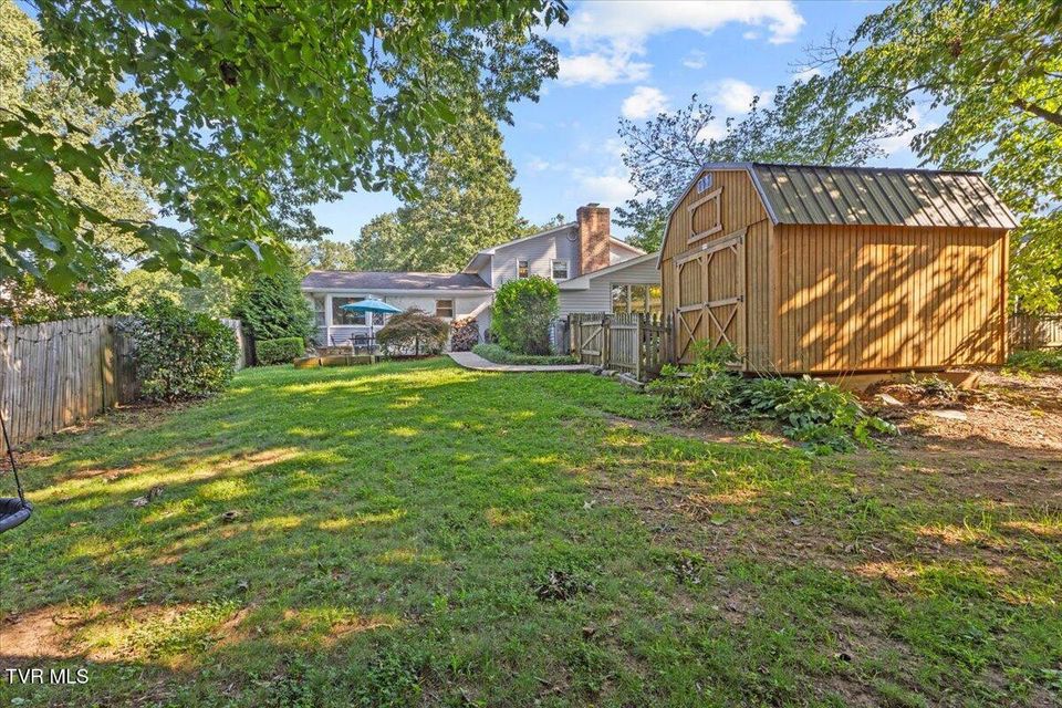Photo #10: 1605 Woodmont Drive