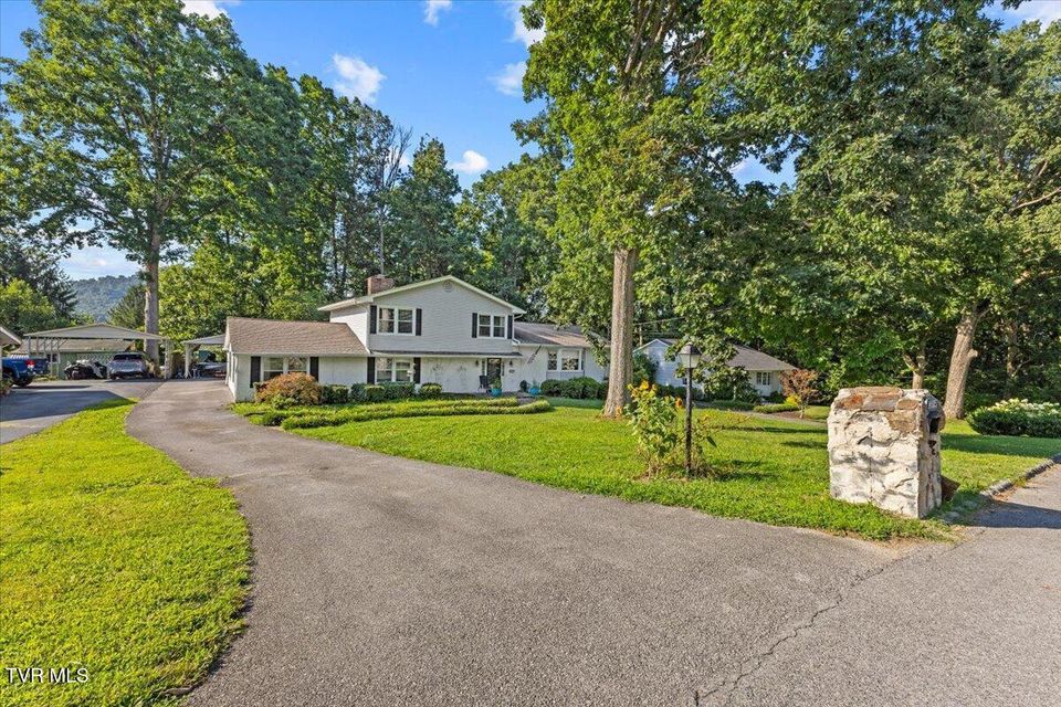 Photo #2: 1605 Woodmont Drive