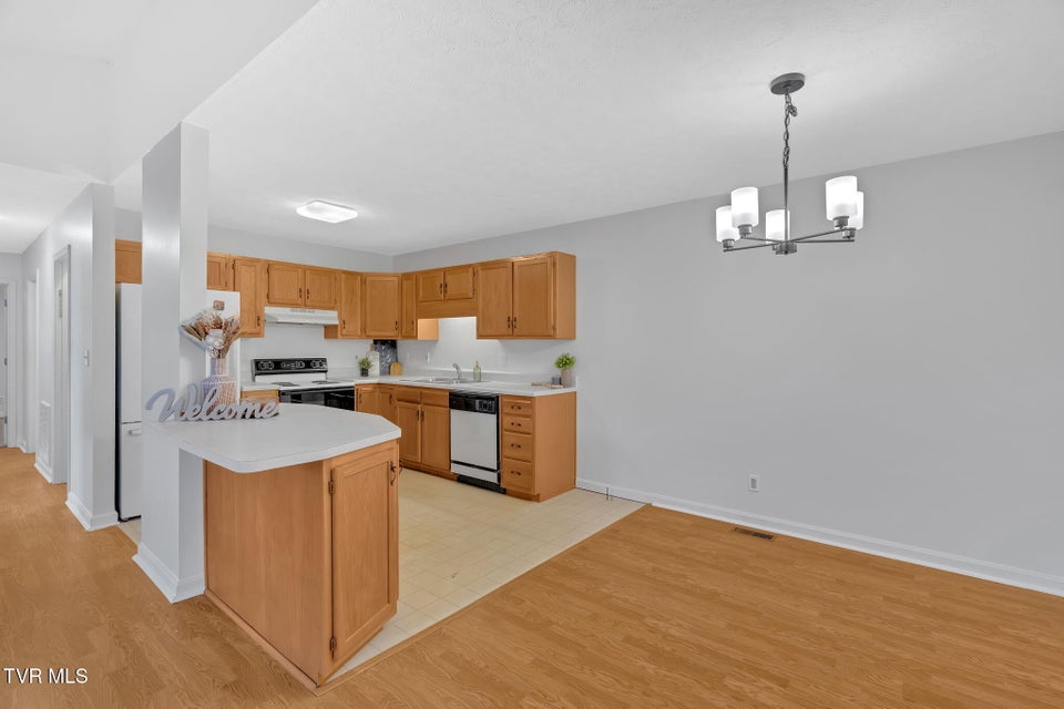 Photo #18: 723 Teasel Drive
